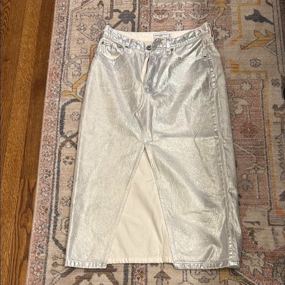 Abercrombie & Fitch Silver Metallic Skirt. never worn